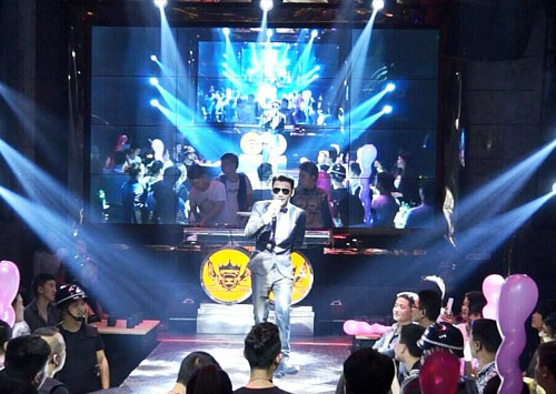 酒吧液晶拚接成為大屏產品的一大應用場合